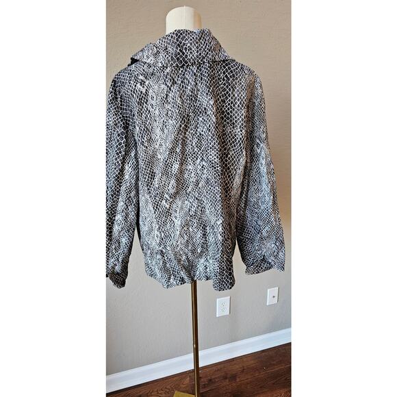 Chico's Sz 3 Gray Snake Metallic Lightweight Sailor Collar Windbreaker Jacket XL - Picture 3 of 5